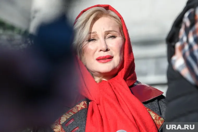 Артистка осудила организаторов автопробега, а саму ситуацию назвала странной