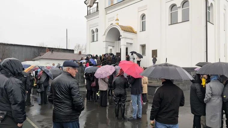 Траурная церемония проходит в храме Архистратига Божия Михаила