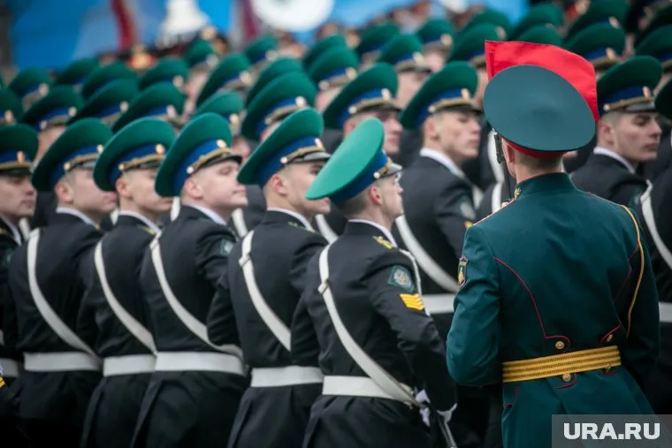 Тюменские и курганские пограничники получат символ Победы от омских коллег 27 марта (архивное фото)