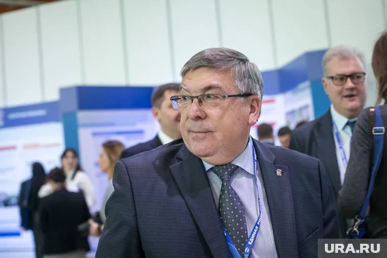 На выплаты военным и пенсионерам потребуется 500 миллиардов рублей, заявил Валерий Рязанский