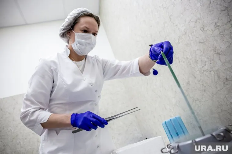 Врачи не должны получать зарплату ниже двойного прожиточного минимума, следует из документа, поступившего в Госдуму