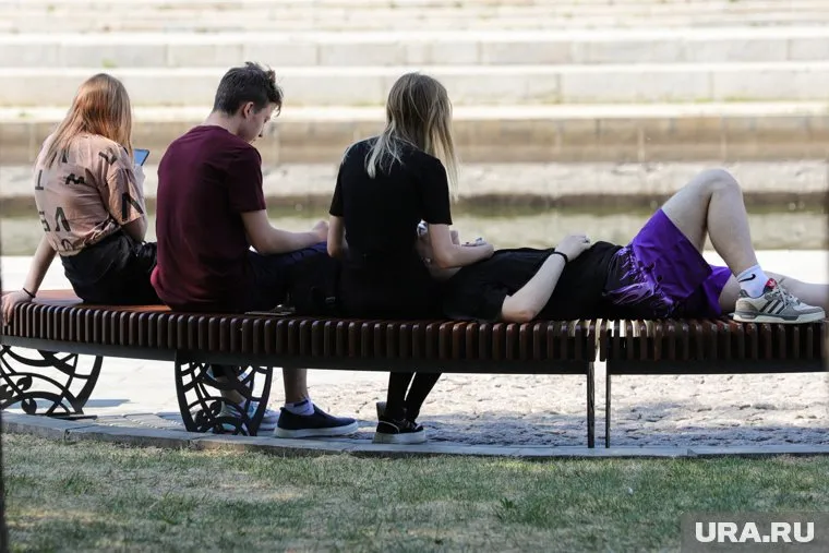 Существующие виды наказания за покупку алкоголя детям не работают, считает Бийсултан Хамзаев