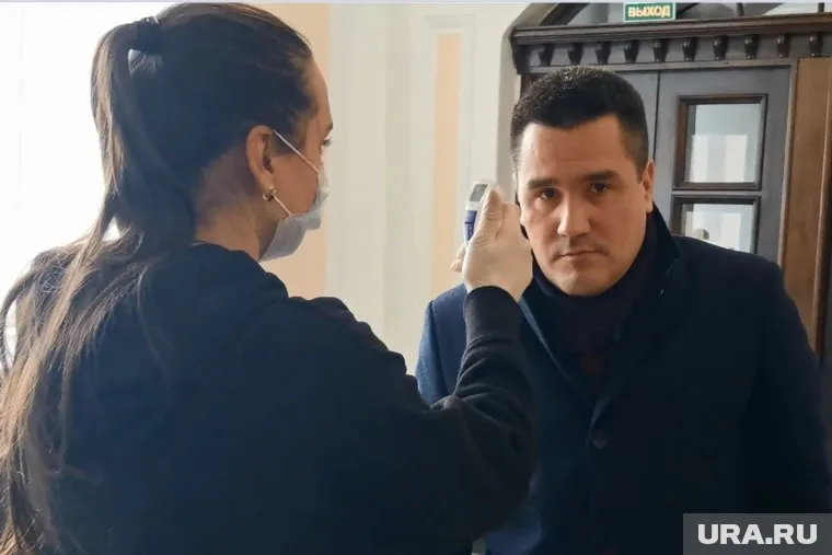 Денис Демидов с неохотой, но все же прошел процедуру