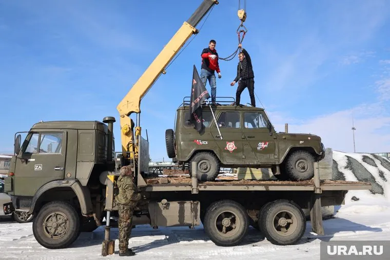 Курганцы подготовили УАЗ, который отправят военнослужащим на СВО
