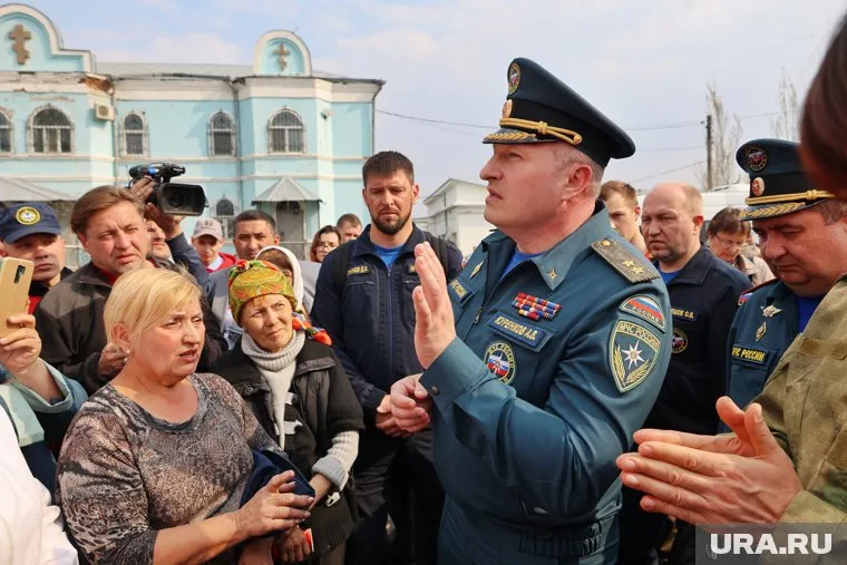 Погорельцы из Смолино попросили министра МЧС Александра Куренкова, чтобы им помогли по справедливости