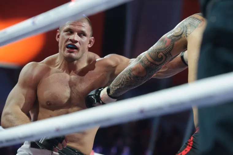 Бой по правилам ММА: Иван Штырков - Antonio "Bigfoot" Silva. Екатеринбург, смешанные единоборства, штырков иван