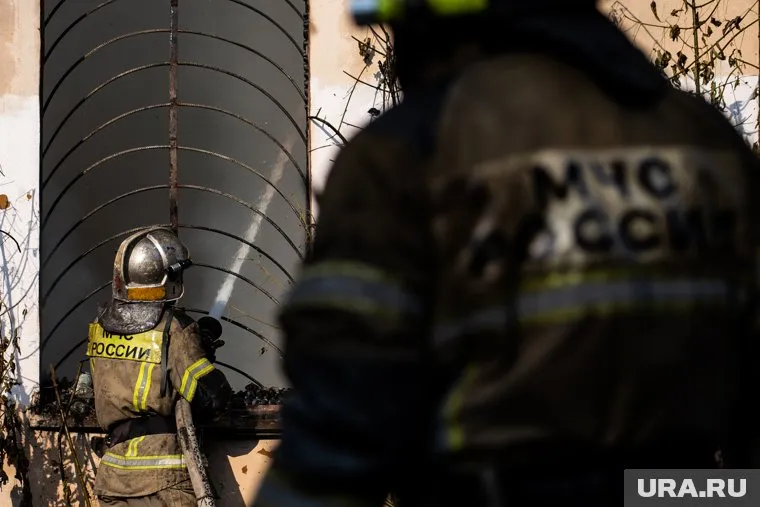 К ликвидации возгорания привлекли более 30 пожарных и семь единиц техники