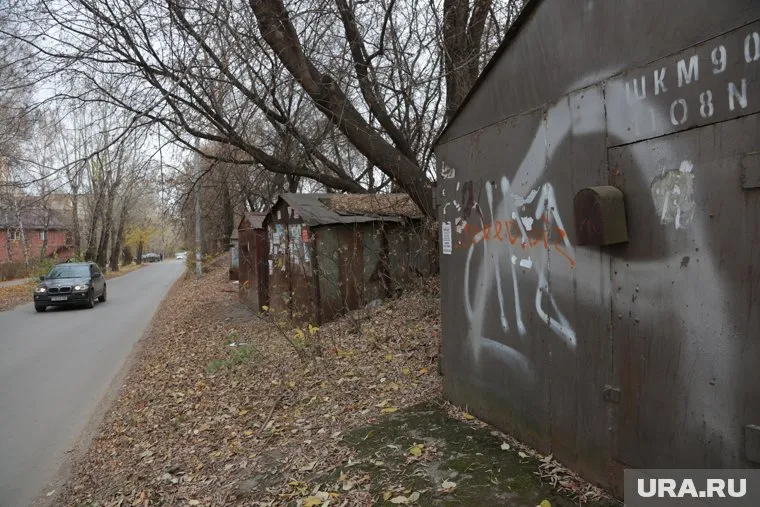 Мэрия Перми массово сносит незаконные гаражи в Дзержинском районе