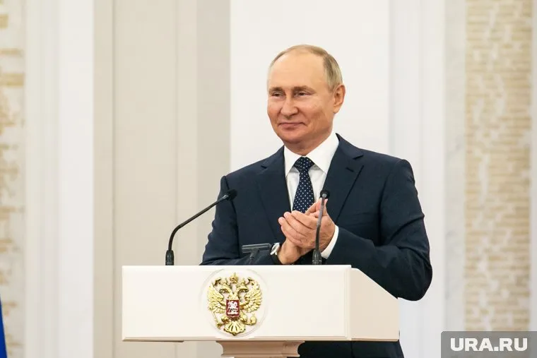 Владимир Путин поручил выделить дополнительные средства на расселение ветхого жилья