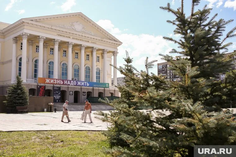 Сергей Осинцев лишился должности директора драмтеатра по отрицательным мотивам