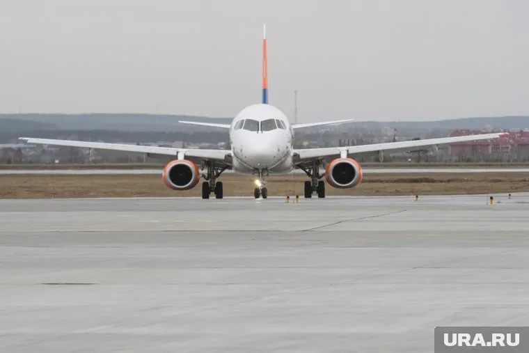 АК «Азимут» постепенно отменяет рейсы, хотя о закрытии аэропортов было известно еще пять дней назад