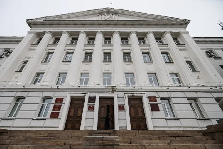 Здание правительства и администрации города. Курган