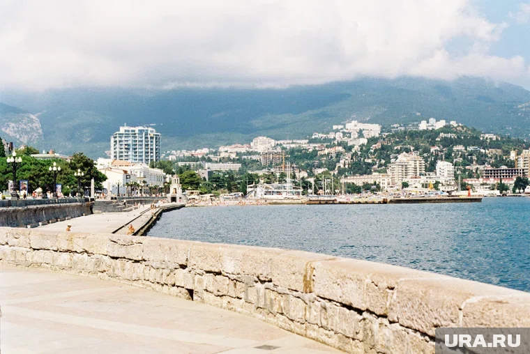 Курортный сезон в Крыму продолжается, заявили в АТОР