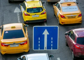 В Тюмени запретили поворот и разворот на одной из улиц