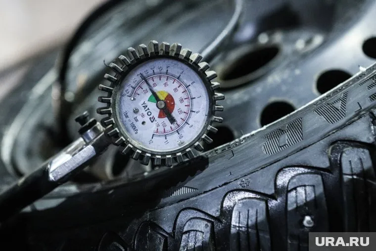 Шины Ikon Autograph Snow 3 с использованием инновационного каучука успешно протестировали на замерзшем озере под Нижневартовском