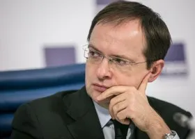 Российские ученые потребовали отменить «дискредитирующее» решение по диссертации Мединского