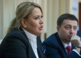 СМИ узнали, сколько отец Васильевой зарабатывает на «дочке» Минобороны