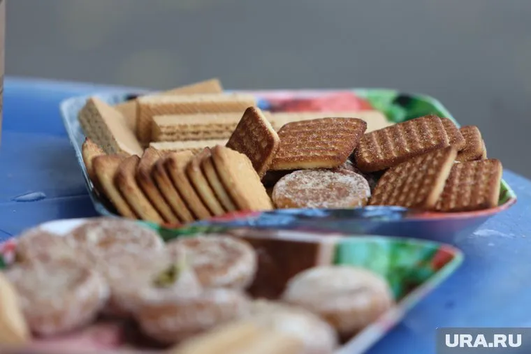 Сладости вошли в небольшой набор, собранный волонтерами