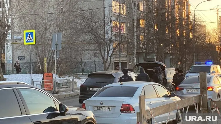 Силовики остановили водителей элитных авто 28 ноября