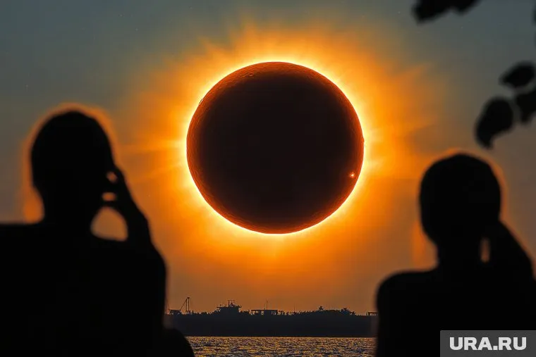 Вечером в воскресенье, 7 сентября, многие не узнают Луну - она будет полной, ярко-красной и тусклой