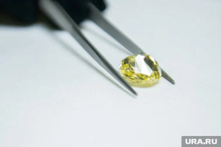 Бриллиант "Новое солнце" весит более 100 карат (архивное фото)