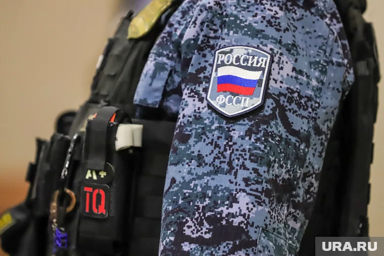 Приставы взыскивают с Останина* 450 тысяч рублей долга по кредитам