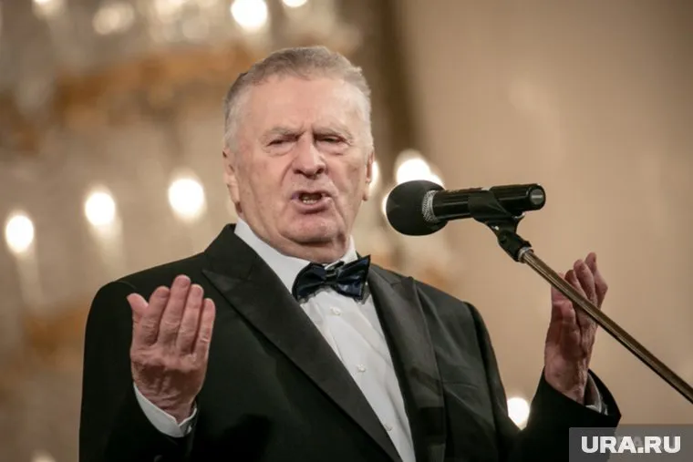 По мнению Жириновского, мигрантам в РФ нужно отдать жилье в пустующих деревнях