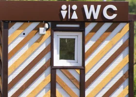 Испытывают терпение: общественный туалет на набережной Кургана закрыли до весны