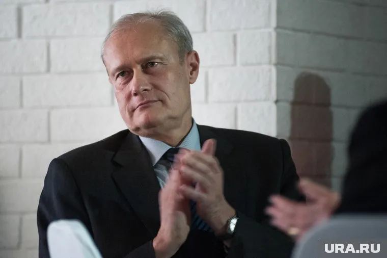 У подчиненного генконсула Сергея Сюча (на фото) не обнаружен коронавирус