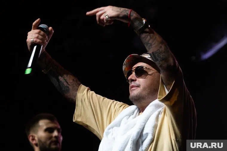 Айза вступилась за альбом Гуфа