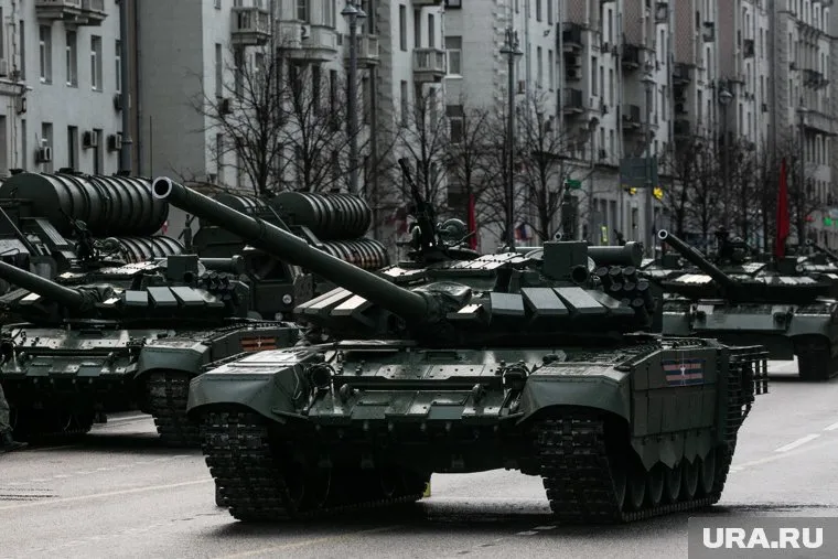 Т-90М может совершать обмен информацией с другими машинами в режиме реального времени