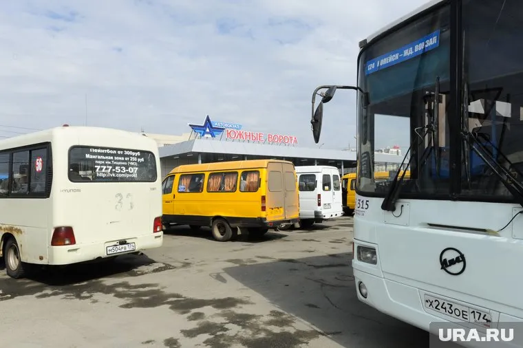 Власти просят пассажиров следить за расписание маршрутов (фото из архива)