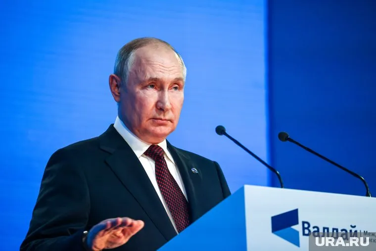 Горожане просят Владимира Путина вмешаться в конфликт на Уктусе