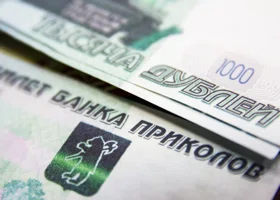 У работника компании в ЯНАО похитили зарплату и перевели на счет матери 