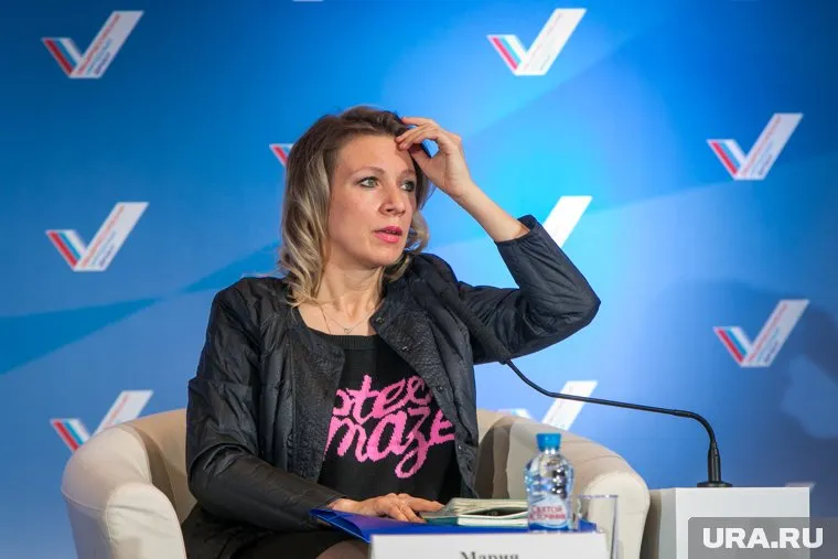 Захарова считает, что россиян безосновательно обвиняют в отравлении Скрипалей