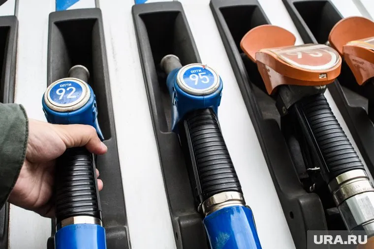 Цена бензина АИ-92 на бирже приблизилась к историческому рекорду