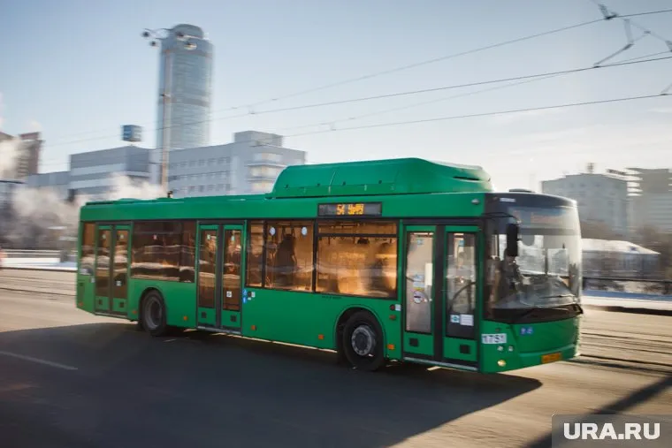 Из-за инцидента пассажиры автобусов опоздали на работу и учебу