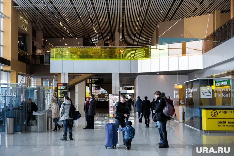 Истица заявила, что не смогла вылететь из Кольцово по вине туроператора и менеджера