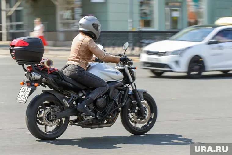 В Тюменской области скрывшегося с места ДТП мотоциклиста разыскивает полиция