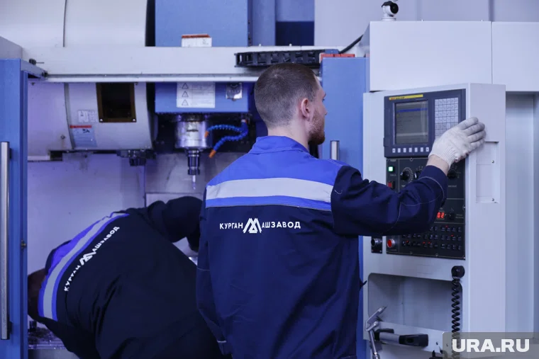 Заводчане филиала «Курганмашзавода» получили госнаграды (архивное фото)