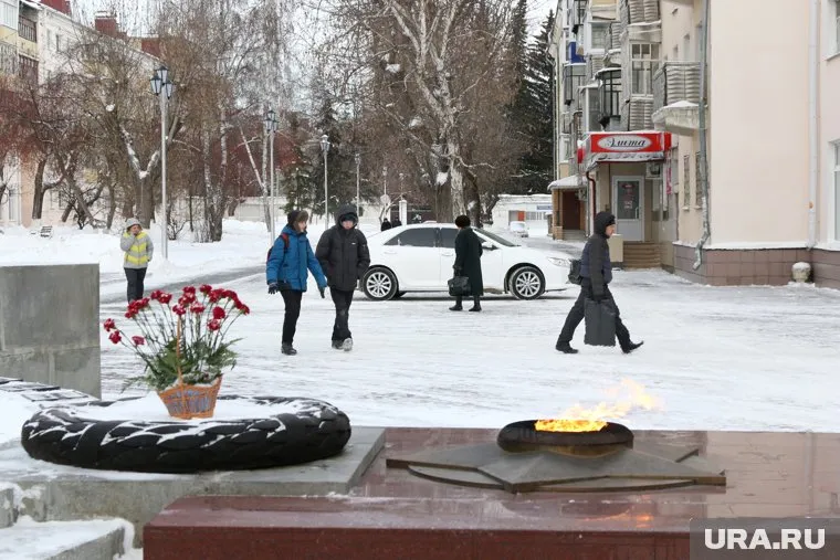 Курганцы на автомобилях проникают на запретную территорию