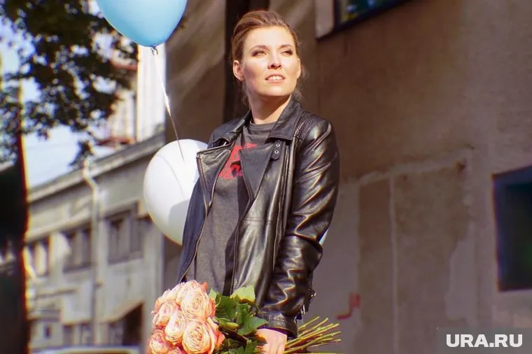 Ольга Скабеева делают свою работу лучше, чем Леонид Парфенов, полагает соратник Владислава Суркова