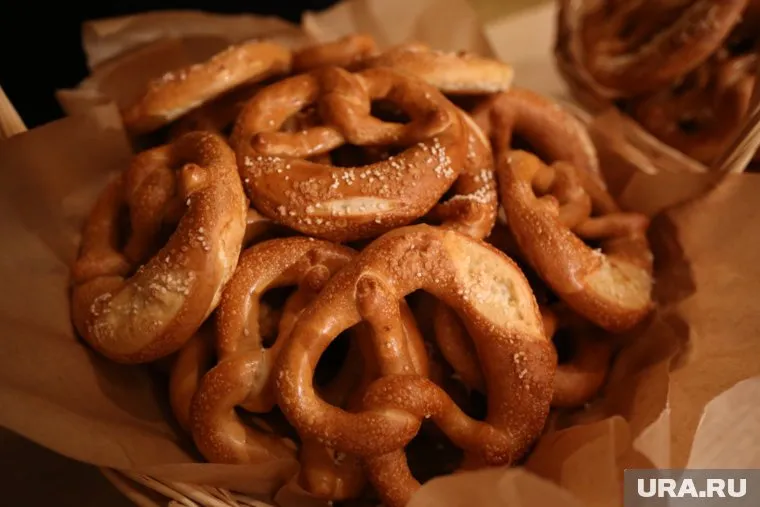 В кондитерской можно будет выпить чай или кофе с десертами (архивное фото)