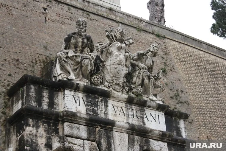 В Ватикане кардиналы избирают нового Папу