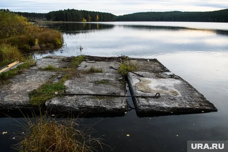Вода смыла два дома и хозяйственную постройку