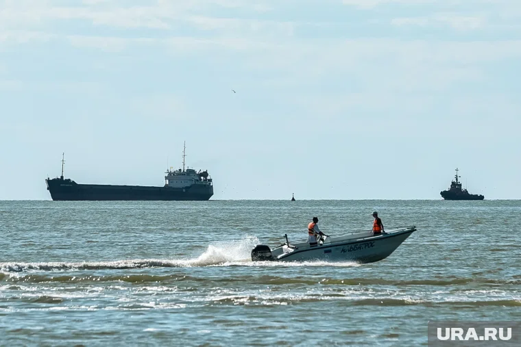 На фоне ударов ВМС США по катерам в Карибском море президент Колумбии приостановит контакты разведслужб с США