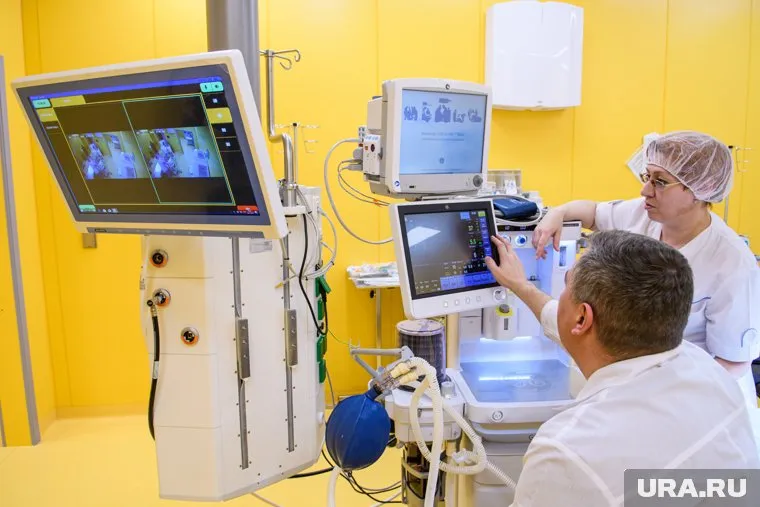В пандемию коронавируса в клинике проводили самый дорогой, но очень быстрый тест на коронавирус в Екатеринбурге — за 12 тысяч рублей