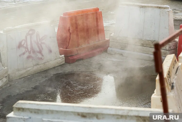 Аварийные службы устраняют причину аварии (архивное фото)