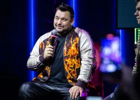 Певца Сергея Жукова заметили в метро