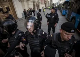В Кремле оценили действия российских силовиков на митингах
